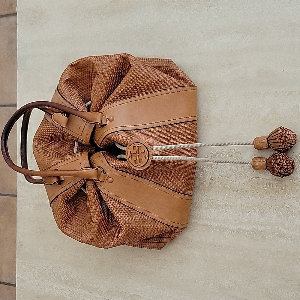 Tory Burch large bucket/tote brown leather purse.